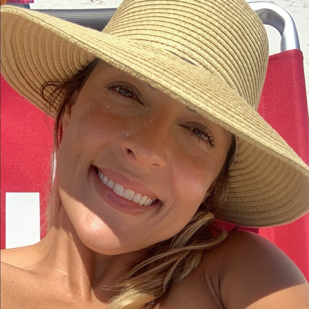 Meet your Posher, Apryl